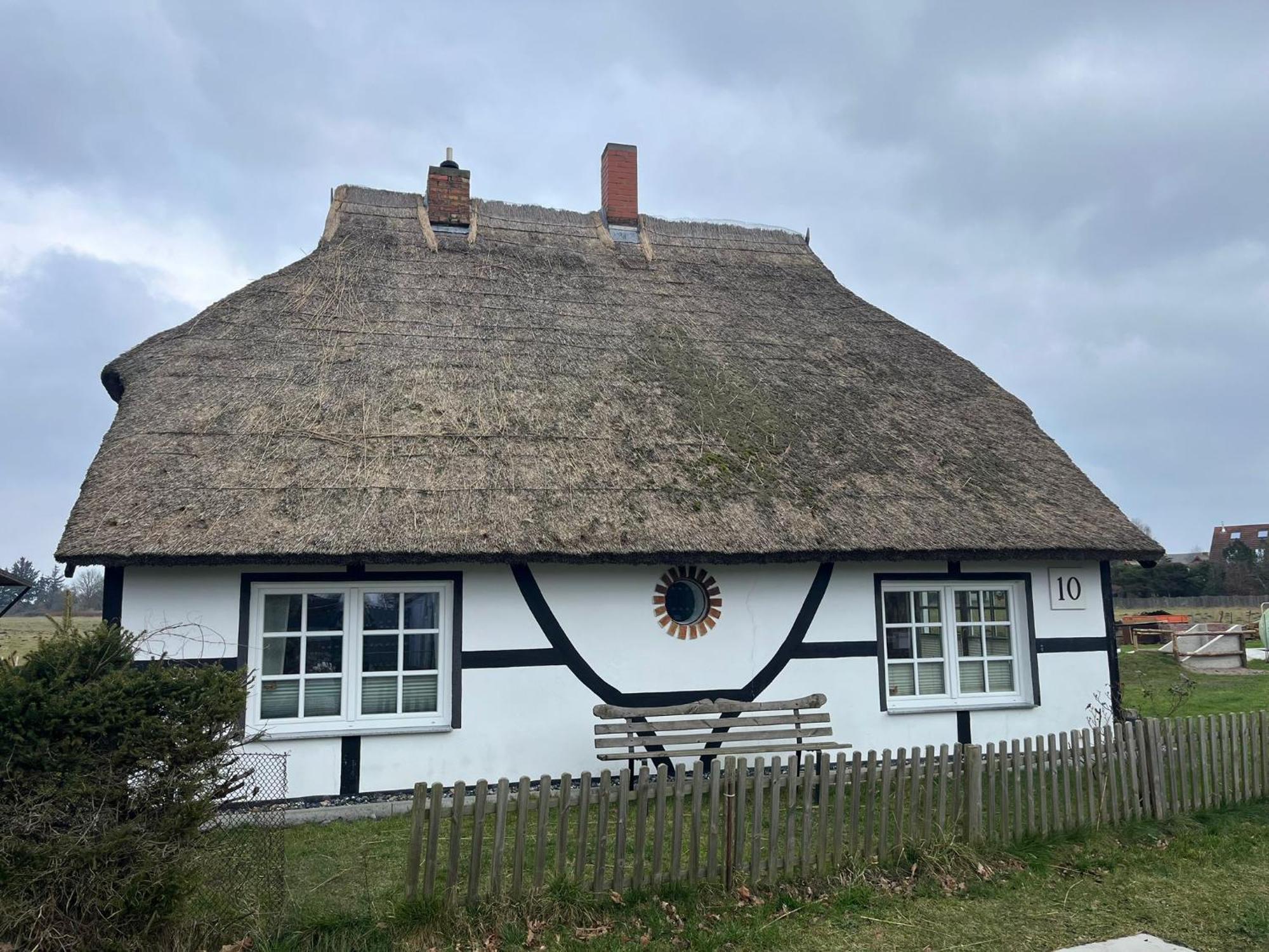 Vila Urlaub Unterm Reetdach Auf Dem Darss Fuhlendorf  Exteriér fotografie